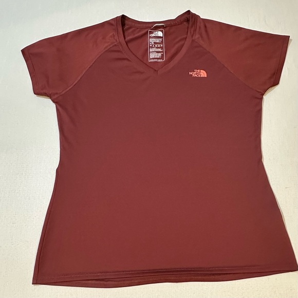The North Face Women’s L Maroon Performance Tee - Picture 1 of 11